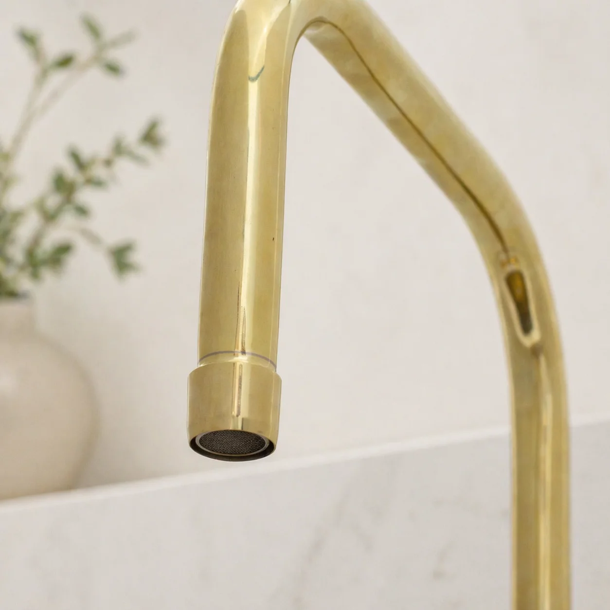 Solid brass kitchen tap
